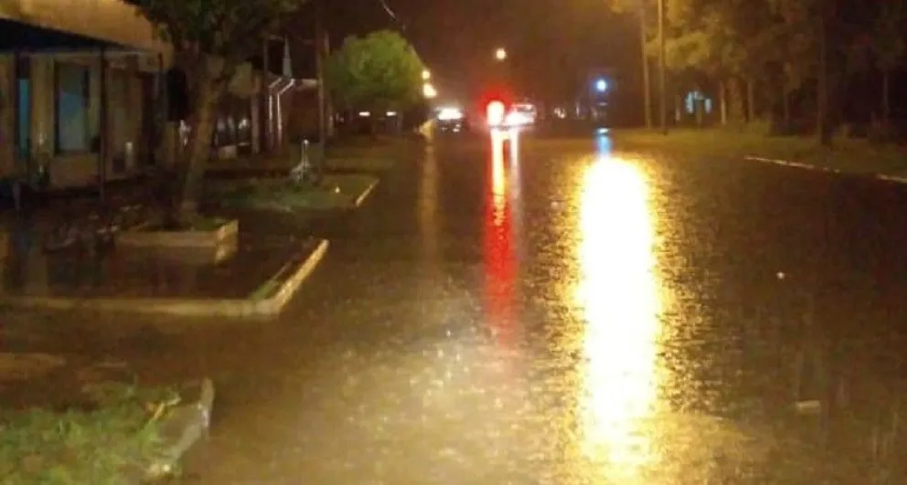 ¿Por qué se inundan las calles Balcarce y Newbery de barrio Zorzales?