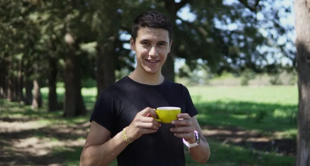 Pasión por el café: Tomás Serra, el barista bolivarense que sorprende con el Latte Art