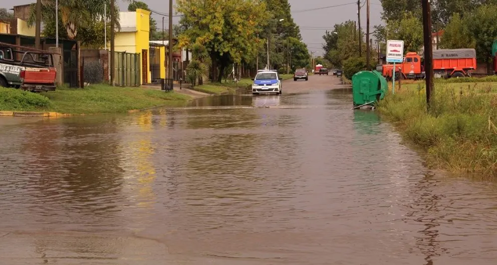 Reclamo de vecinos de Zorzales por calles anegadas ante cada lluvia