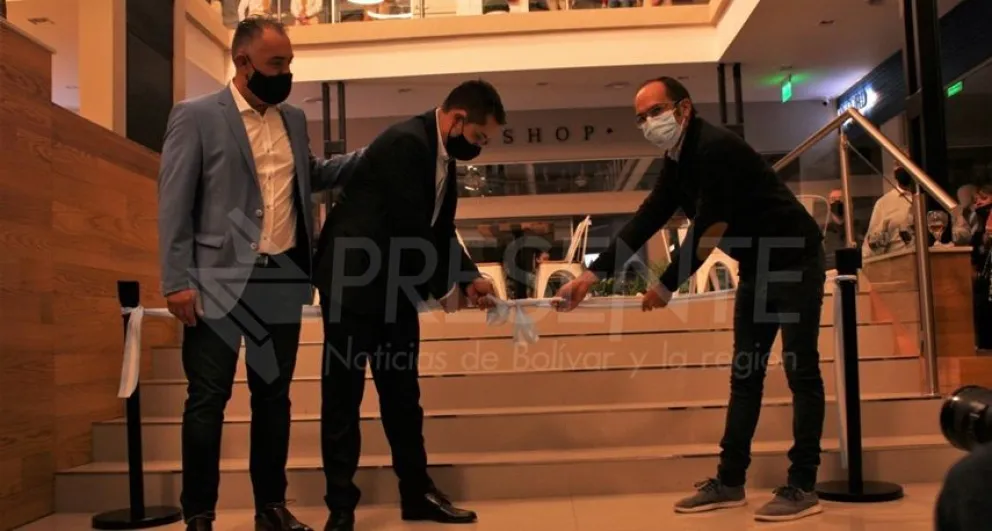 Se inauguró el centro comercial “La Perla” con la presencia de empresarios y funcionarios públicos