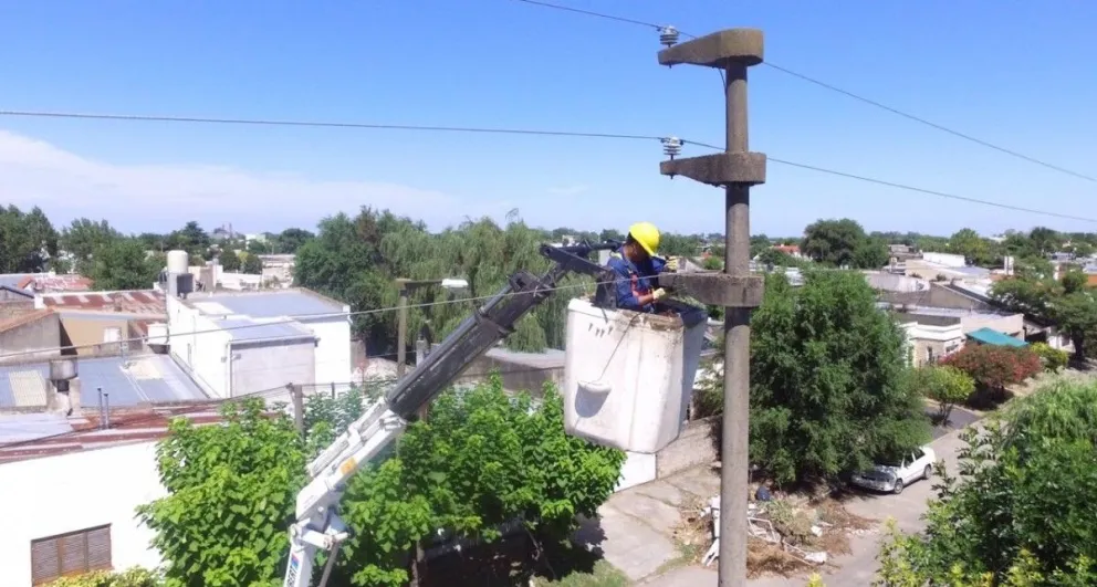 Alumbrado público: qué razones dio la Cooperativa Eléctrica para suspender las tareas de mantenimiento