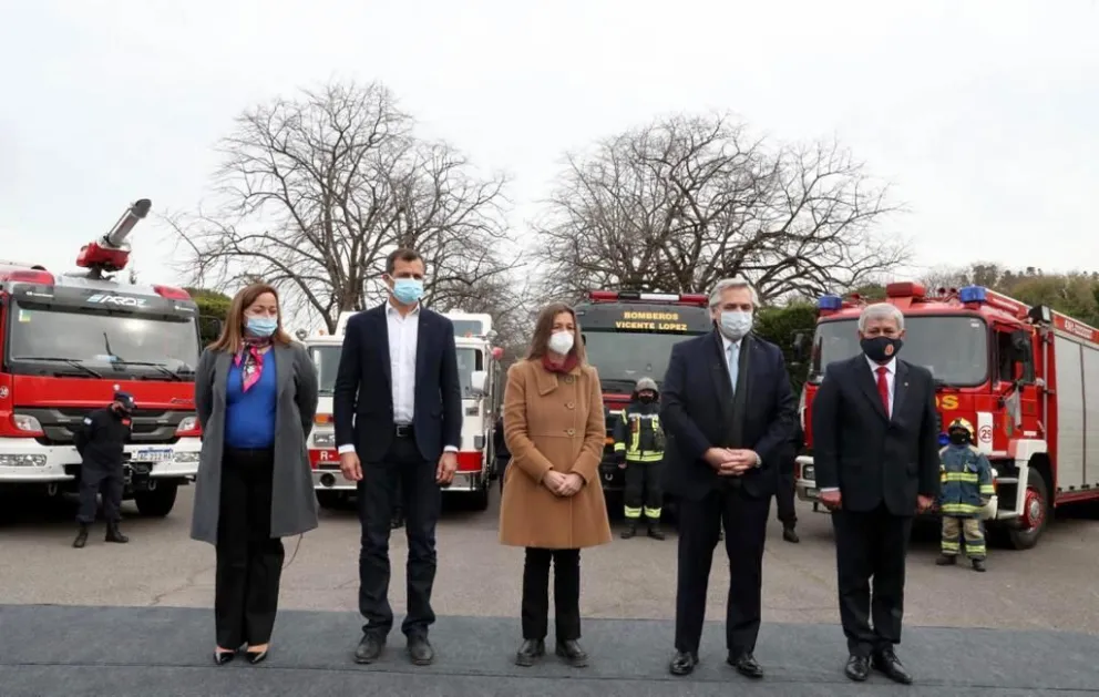 Alberto Fernández promulgó la ley que fortalece a Bomberos y felicitó a ‘Bali’ Bucca por promoverla