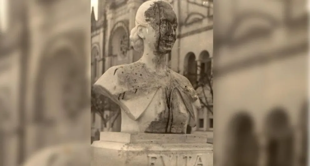 La historia detrás del busto de Evita que muestra la persecución política que sufrió el peronismo en Bolívar