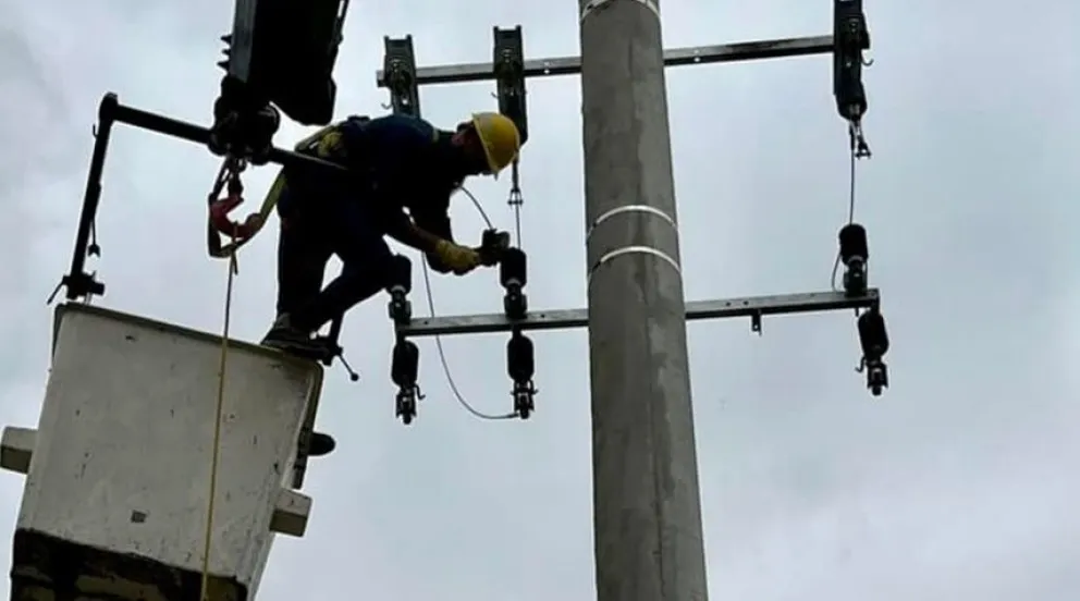 Baja tensión en Bolívar: una línea fuera de servicio y fallas mecánicas en los generadores