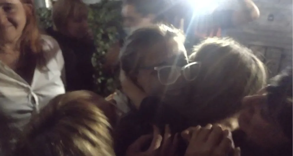 Una multitud apoyó en Fiscalía a Marilina Cattaneo, denunciante de Manuel Mosca