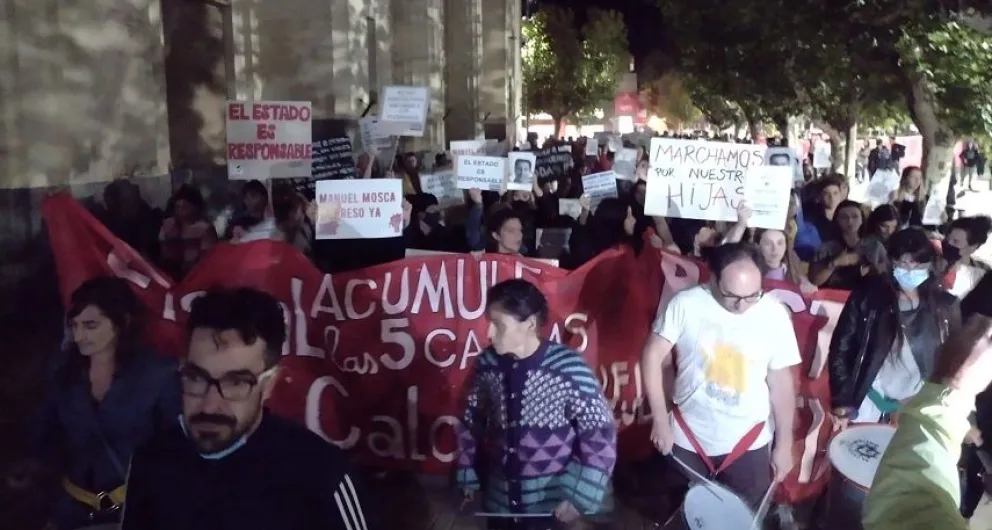 Cientos de personas marcharon en el Centro Cívico en apoyo a Marilina Cattaneo