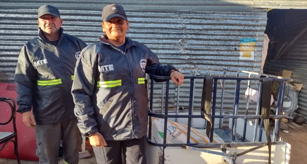 Cartoneros y cartoneras de Bolívar recibieron indumentaria para trabajar en condiciones más seguras