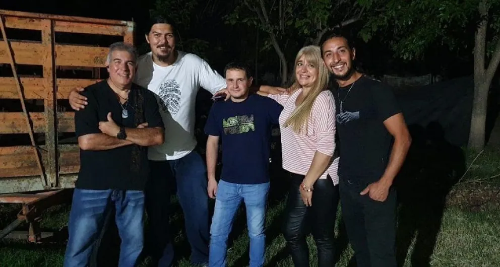 Sandra Santos y La Trova lanzó nuevo álbum después de 7 años y en el 15° aniversario de la banda: “Superó las expectativas”