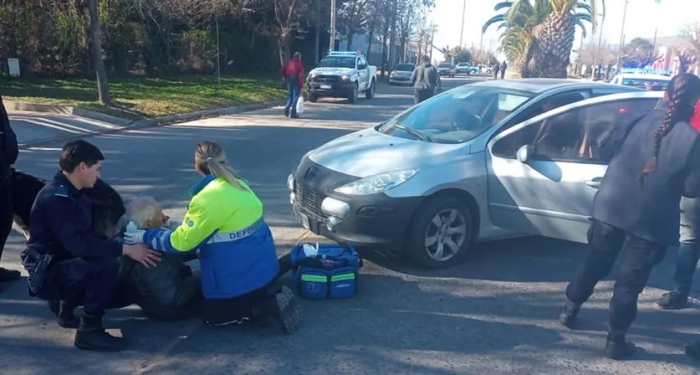 Tras un accidente en avenida 9 de Julio y Dorrego, “Cachito” fue trasladado al hospital