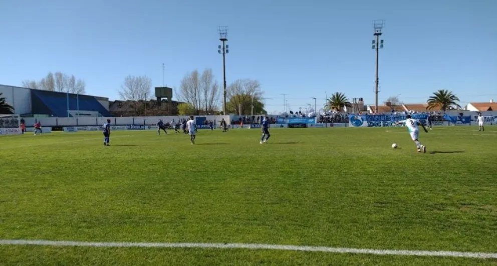 Torneo Federal A: el Club Ciudad de Bolívar ganó y se metió entre los cinco primeros