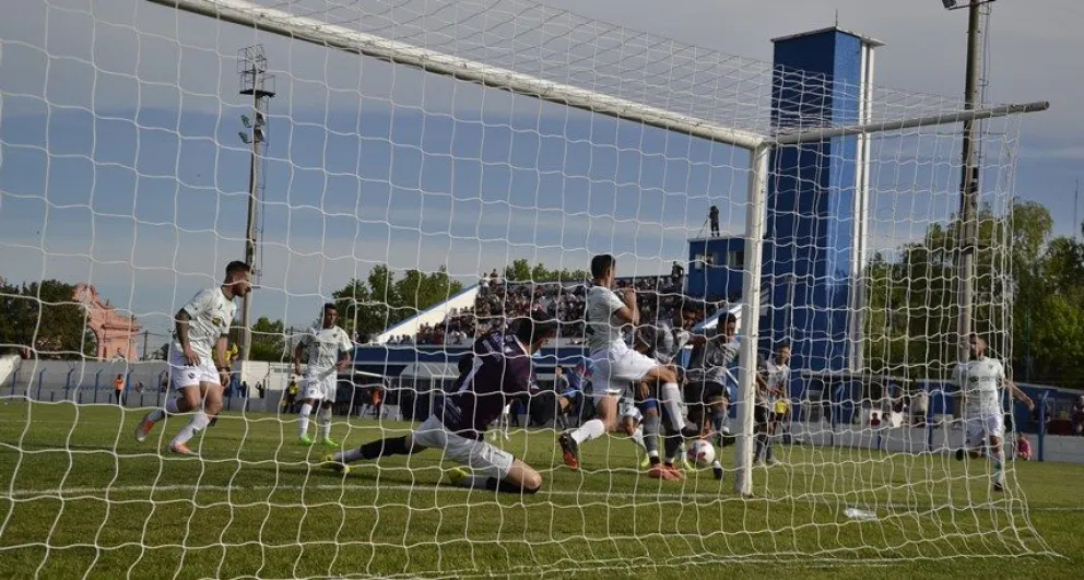 El Club Ciudad de Bolívar confirmó su lugar en el reducido y va por el sueño de la Copa Argentina
