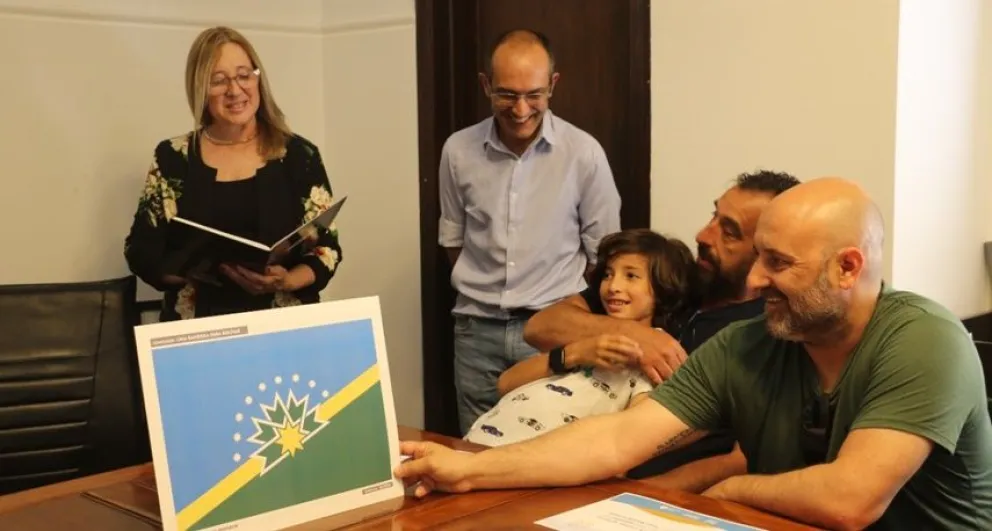 Bolívar ya tiene su bandera y comenzará a flamear en 2023