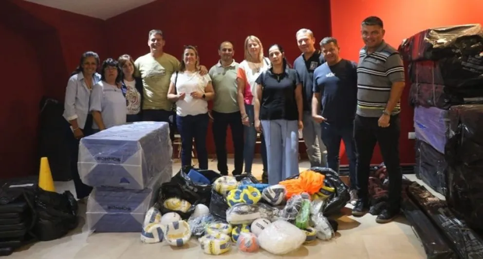 El Consejo Escolar tuvo su acto de fin de año y entregó materiales a las instituciones educativas