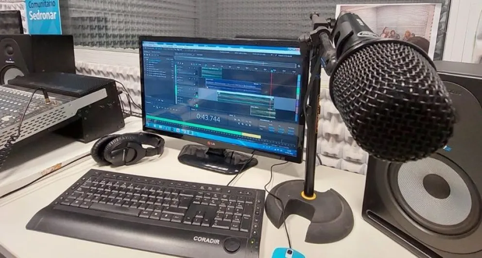 Este verano se suma un taller de radio y streaming en El Gigante Azul