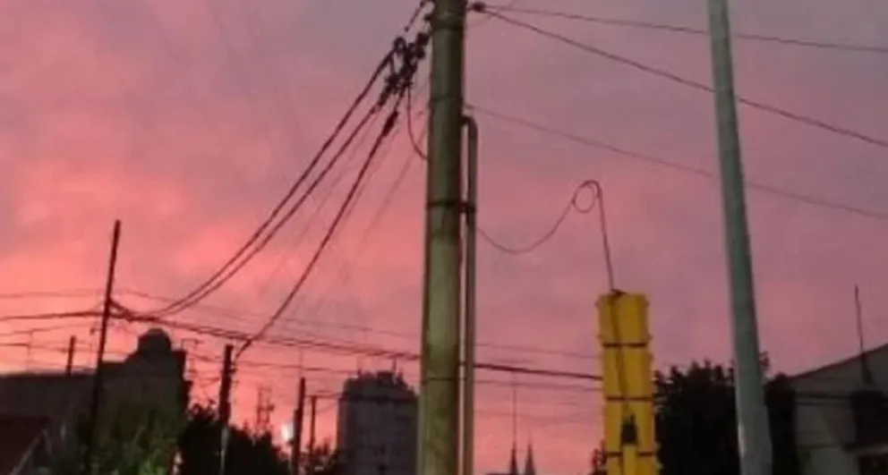 La impactante imagen de un OVNI que sobrevoló el cielo de Olavarría: las reacciones en las redes