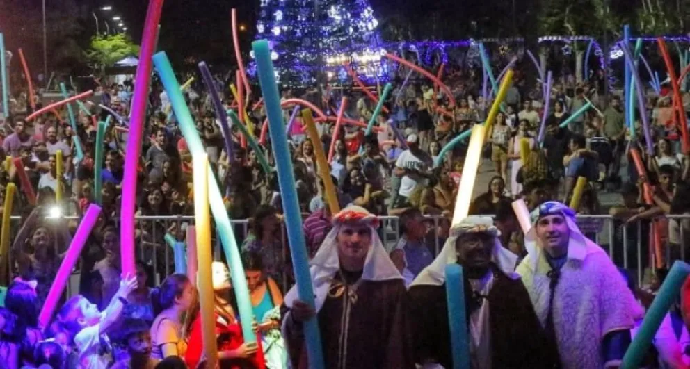 Una multitud recibió a los Reyes Magos en Bolívar