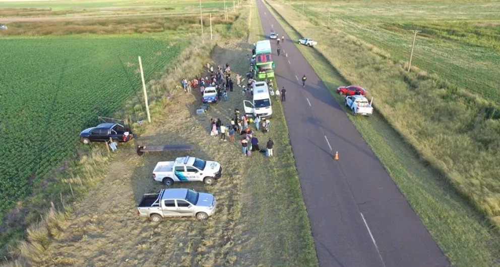 Demoras y secuestros durante un fuerte operativo policial en el acceso a Urdampilleta