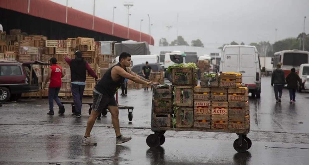 Una app y un programa del Mercado Central combaten el desperdicio de alimentos