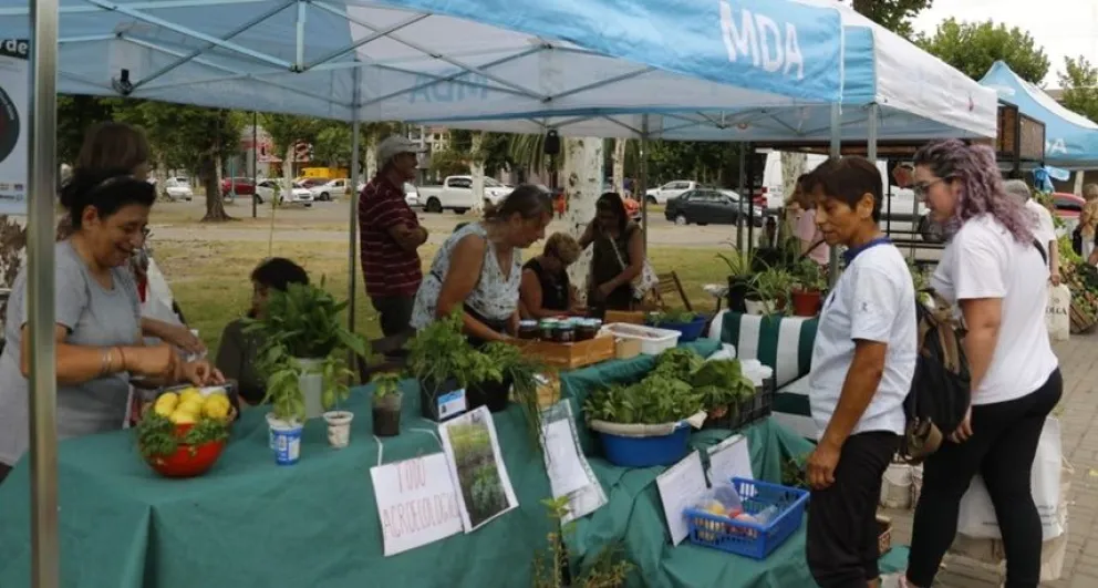 Bolívar tuvo su jornada de Mercados Bonaerenses en la plaza Mitre