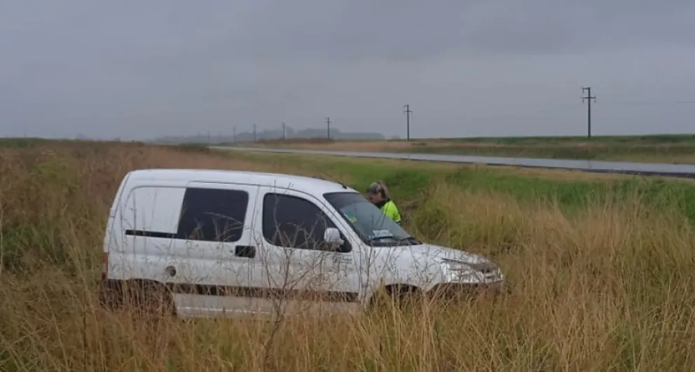 Hombre de General Villegas viajaba en dirección a Urdampilleta y despistó con su camioneta en la ruta 226