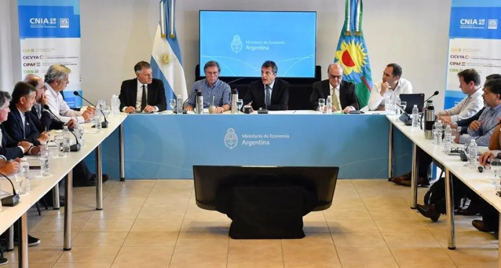 Massa convocó a la Mesa de Enlace a una nueva reunión de trabajo