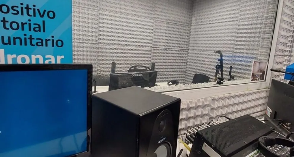 El Gigante Azul convoca a quienes quieran formar parte de la radio