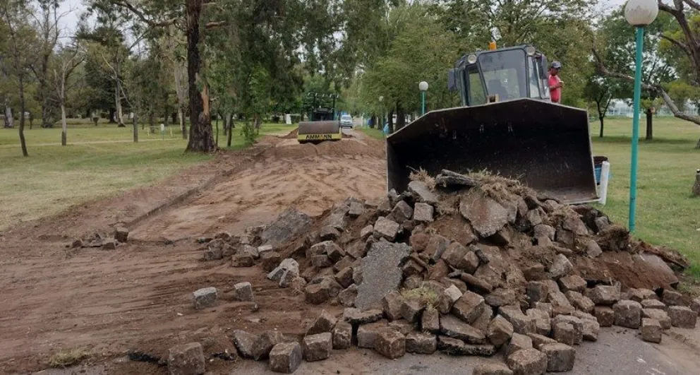 Comenzó la segunda etapa de la obra de repavimentación en el Parque Las Acollaradas