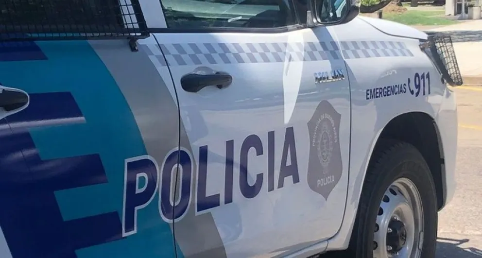 Una mujer recibió un disparo de aire comprimido mientras estaba en el patio de su casa