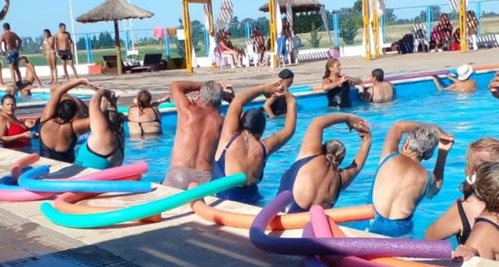 Adultos mayores de Pirovano tuvieron una jornada recreativa en la colonia “Mayores en Movimiento” de Daireaux