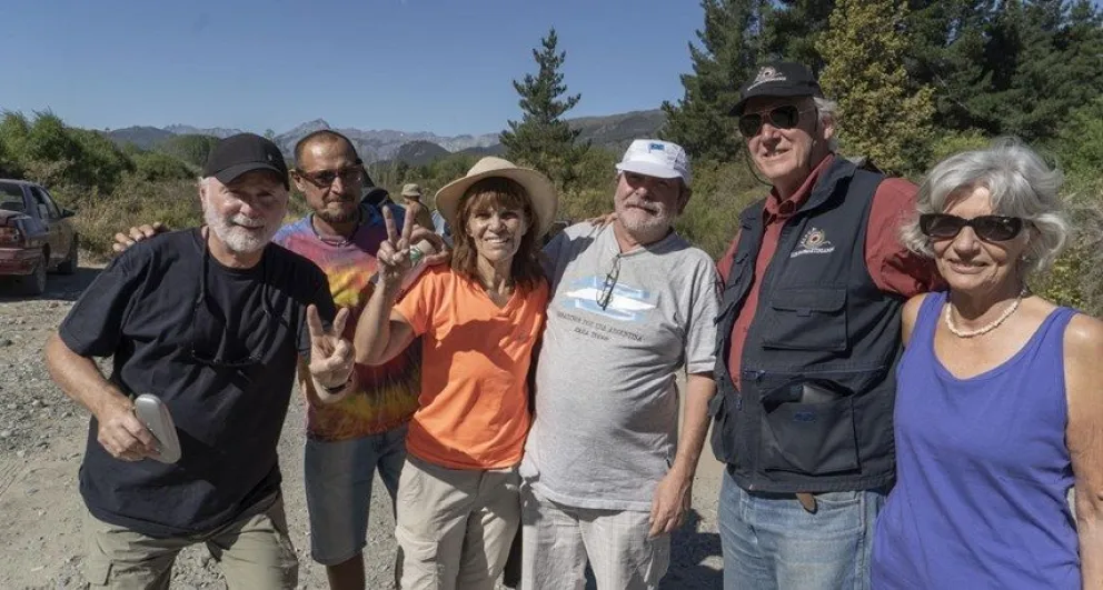 Más de 1.000 personas de 120 organizaciones marcharon a Lago Escondido