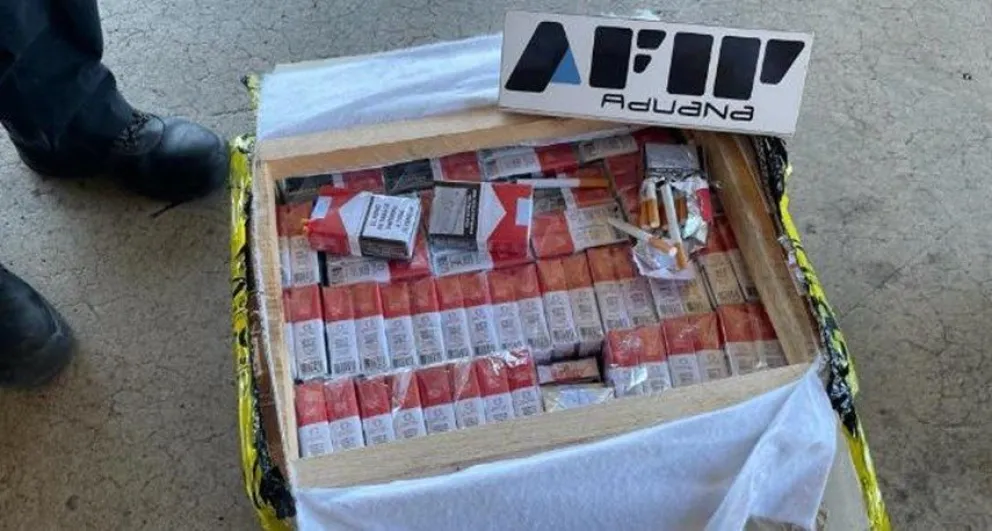 La Aduana detectó casi 4.000 atados de cigarrillos ocultos en muebles
