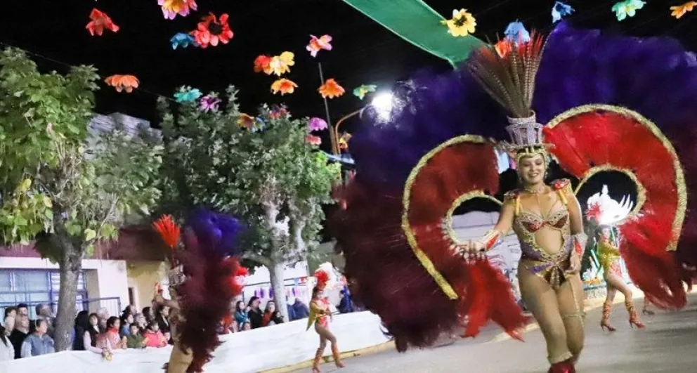 Carnavales en Daireaux: murgas, carrozas, cabezudos y más de dos millones de pesos en premios