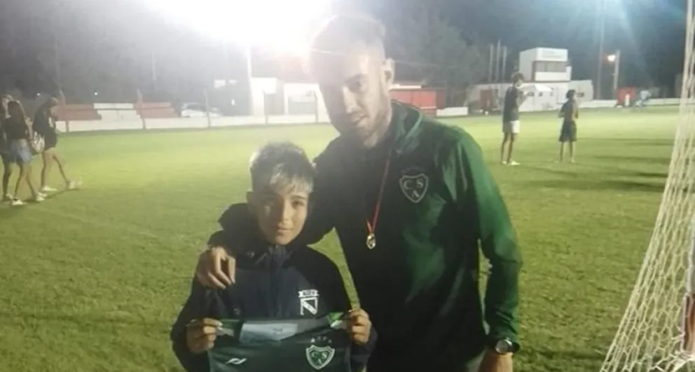 El emotivo gesto de un DT en el Mundialito Nico Treviño: “El que escribe en el alma de un niño, lo hace para siempre”