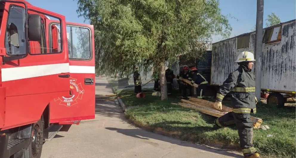 Villa Diamante: se produjo un principio de incendio en un galpón