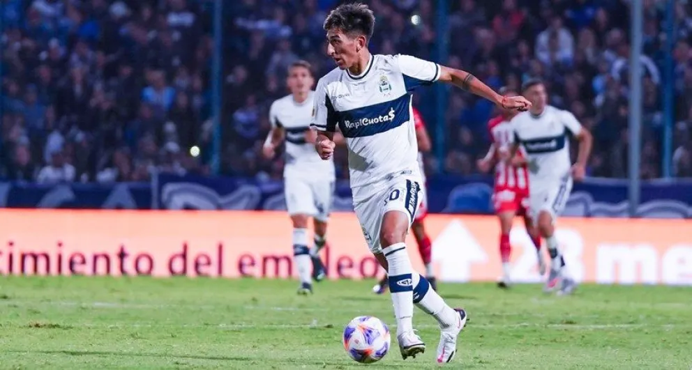 El bolivarense Alan Lescano sumó sus primeros minutos oficiales de la temporada