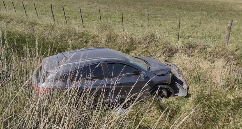 Accidente en un camino rural: se encontró una camioneta sin ocupantes