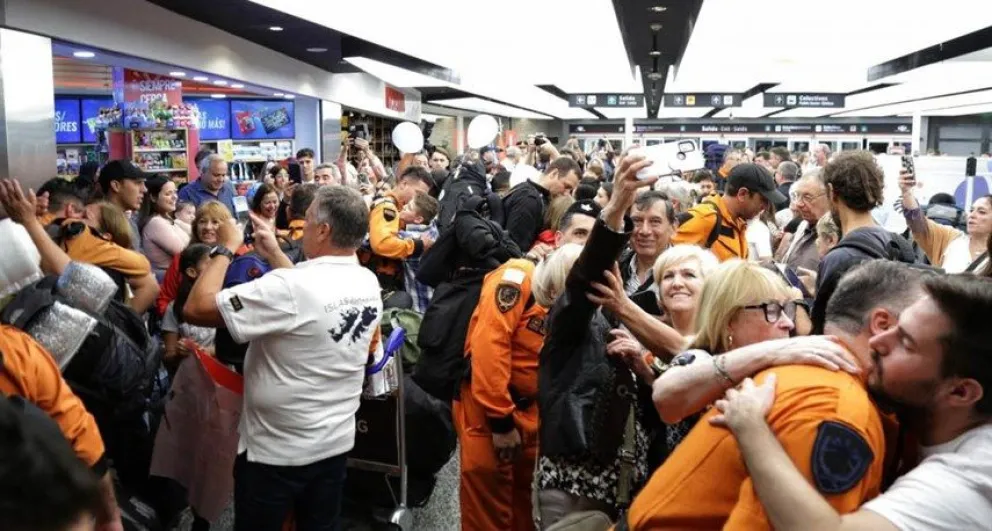 Regresó al país el equipo de rescatistas que brindó ayuda humanitaria en Turquía