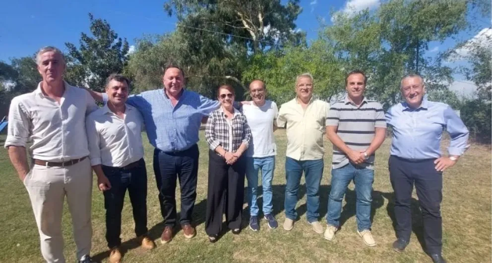 Pisano, anfitrión en una cumbre de intendentes alineados a Sergio Massa