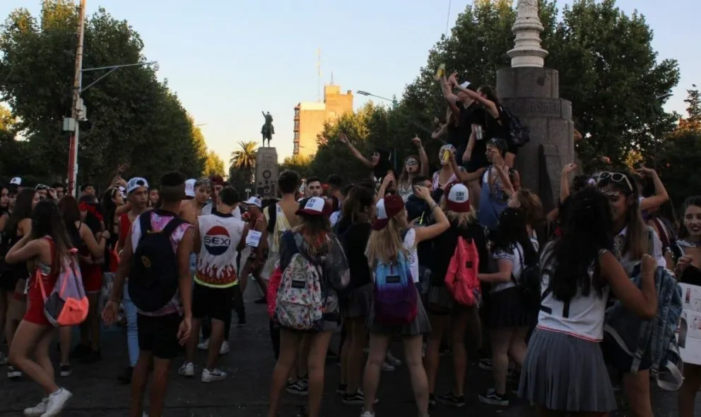 Emitieron recomendaciones para acompañar a jóvenes en su Último Primer Día de clases