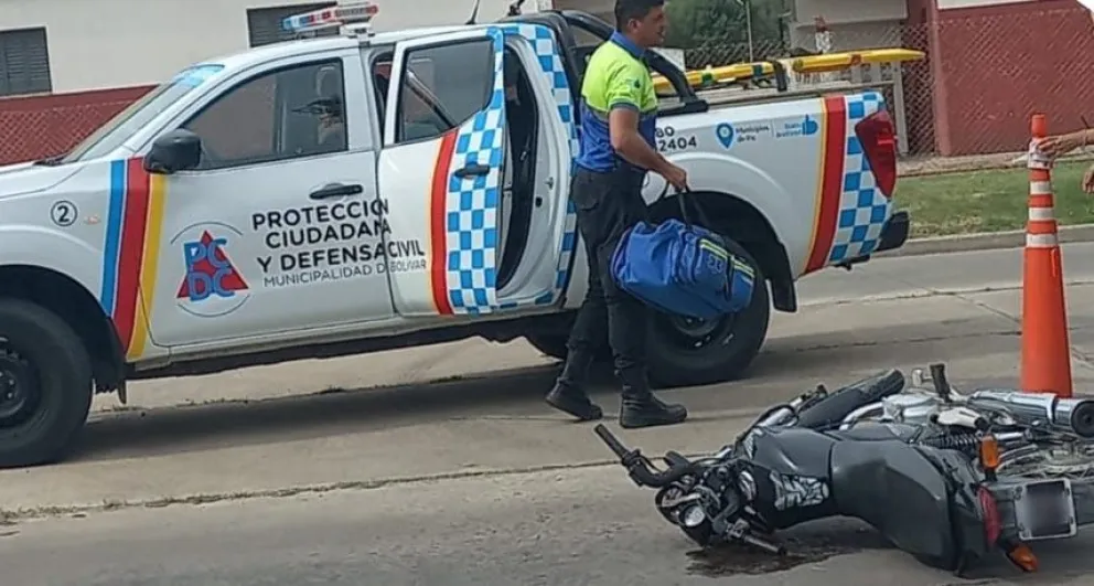 Accidente en Vignau y Laprida: un motociclista fue trasladado al hospital