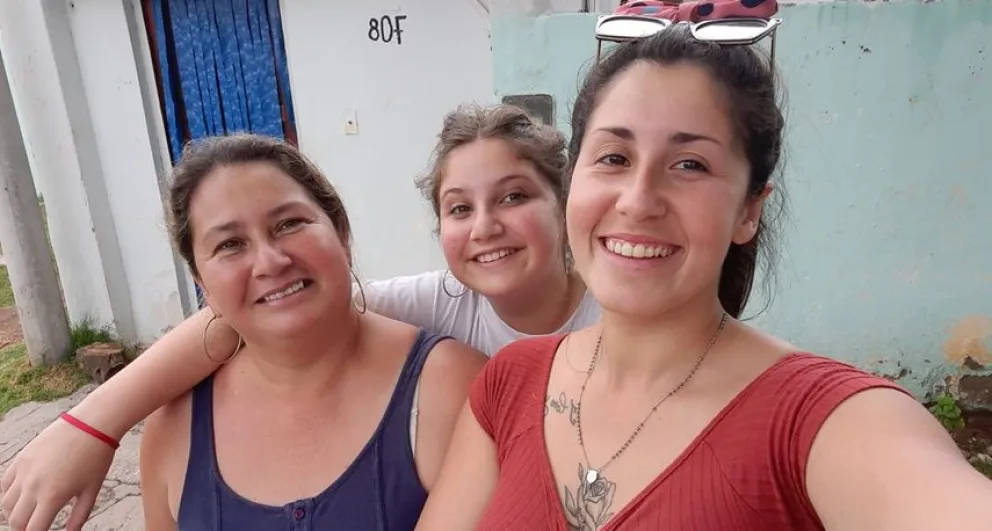 Una adolescente con cáncer se encuentra internada y su hermana solicita ayuda en redes sociales