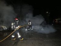 Bomberos sofocaron un incendio de un automóvil 