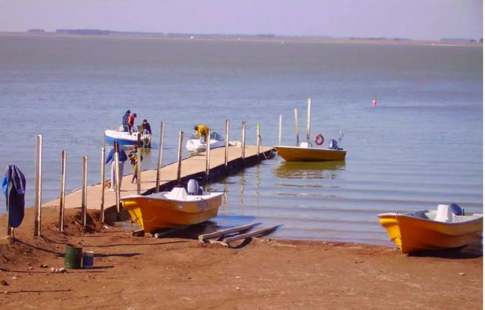 Un pescador falleció tras hundirse una lancha en la laguna Cochicó