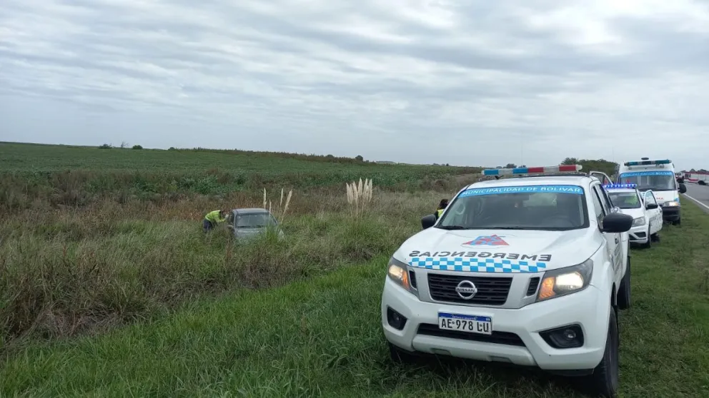 Encontraron un automóvil sin ocupantes sobre la cuneta 