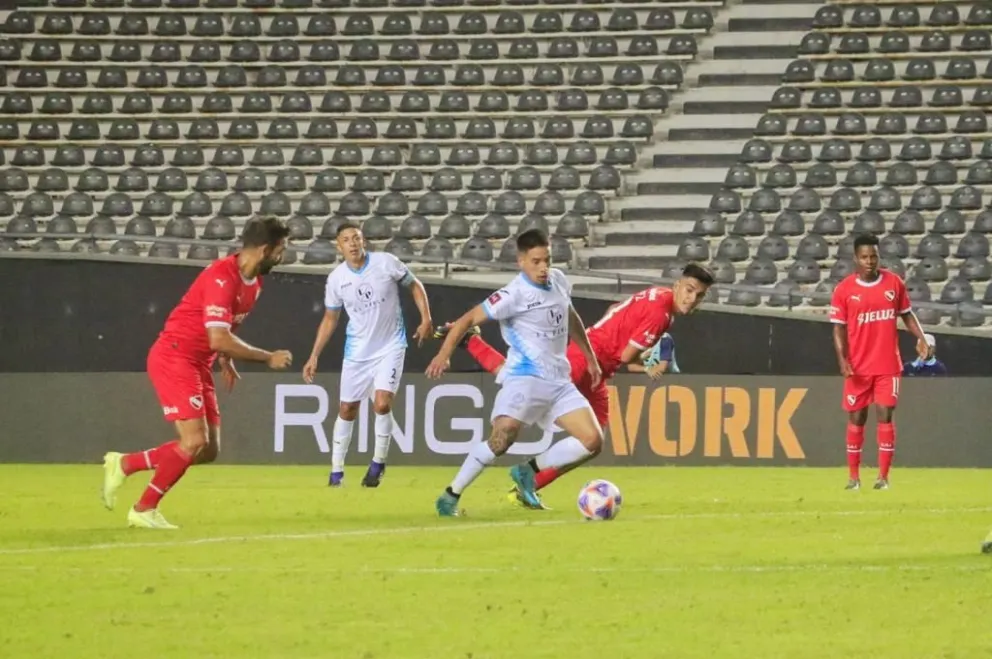 El Club Ciudad de Bolívar visita a Sportivo Peñarol 