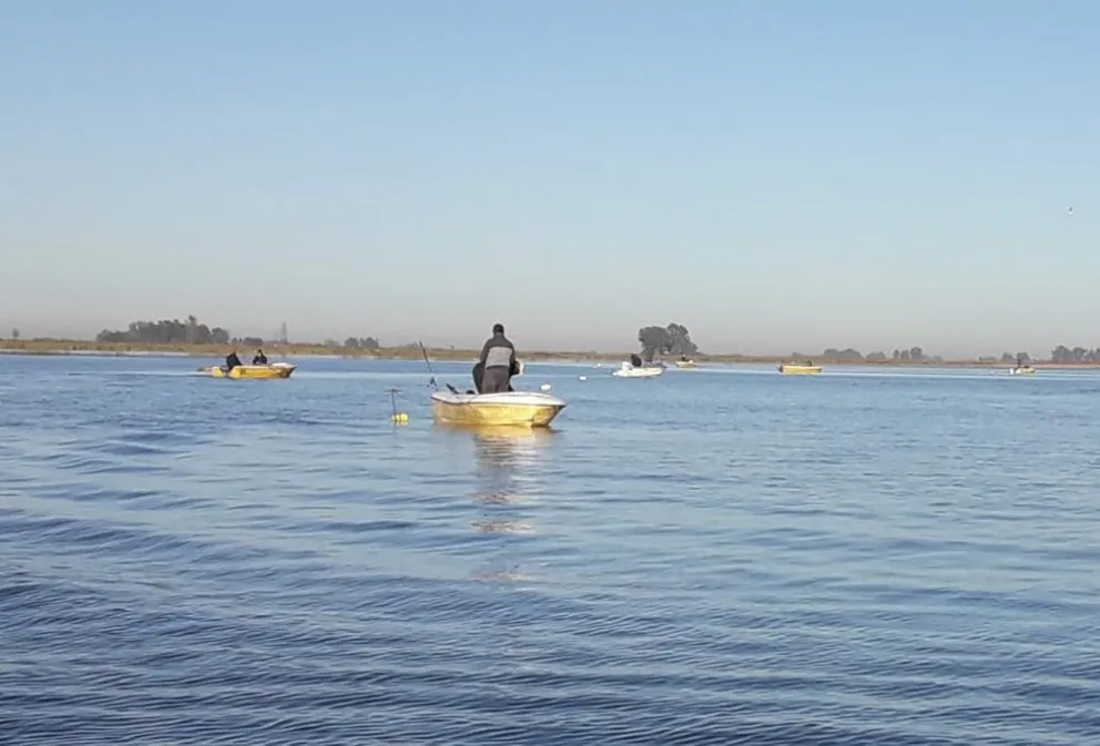 Laguna San Luis: el Club de Pesca enfrenta una parada clave en la lucha por la legalización de la compuerta