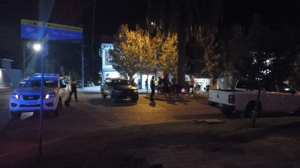 Dos camionetas y una moto protagonizaron una colisión en avenida Brown 