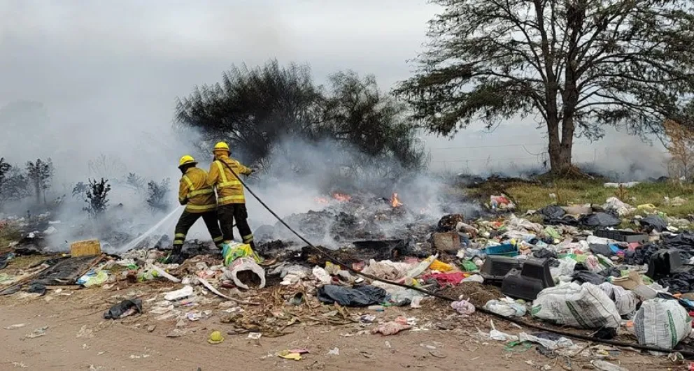 Se produjo un incendio de basura en la prolongación de la calle Balcarce