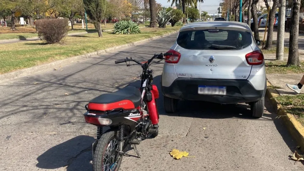 Motociclista hospitalizado tras colisión en avenida Lavalle y Palavecino