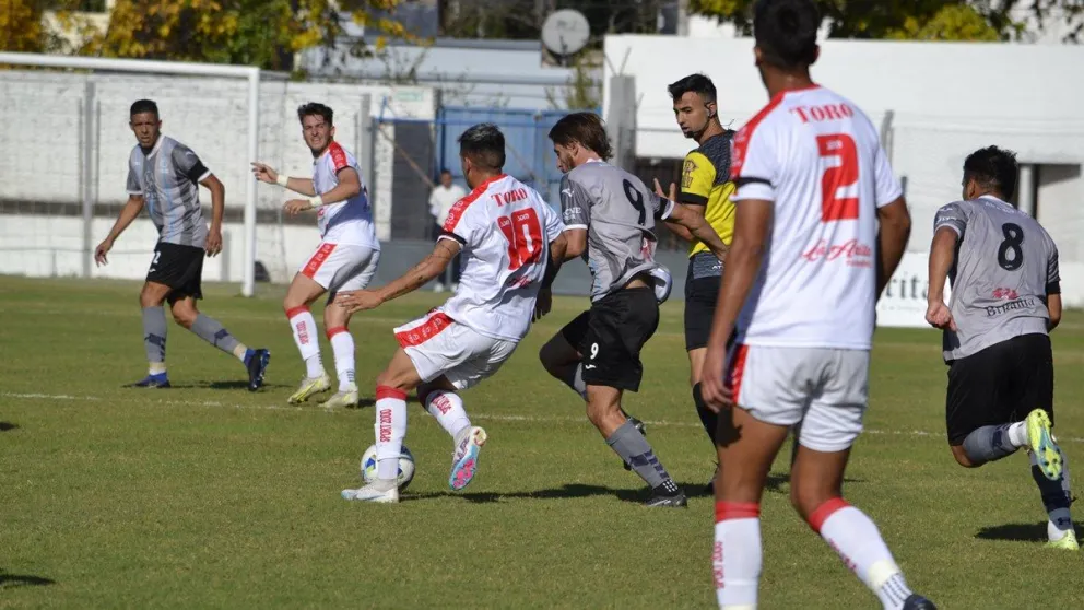 El Club Ciudad de Bolívar visita a Atenas y quiere ser puntero